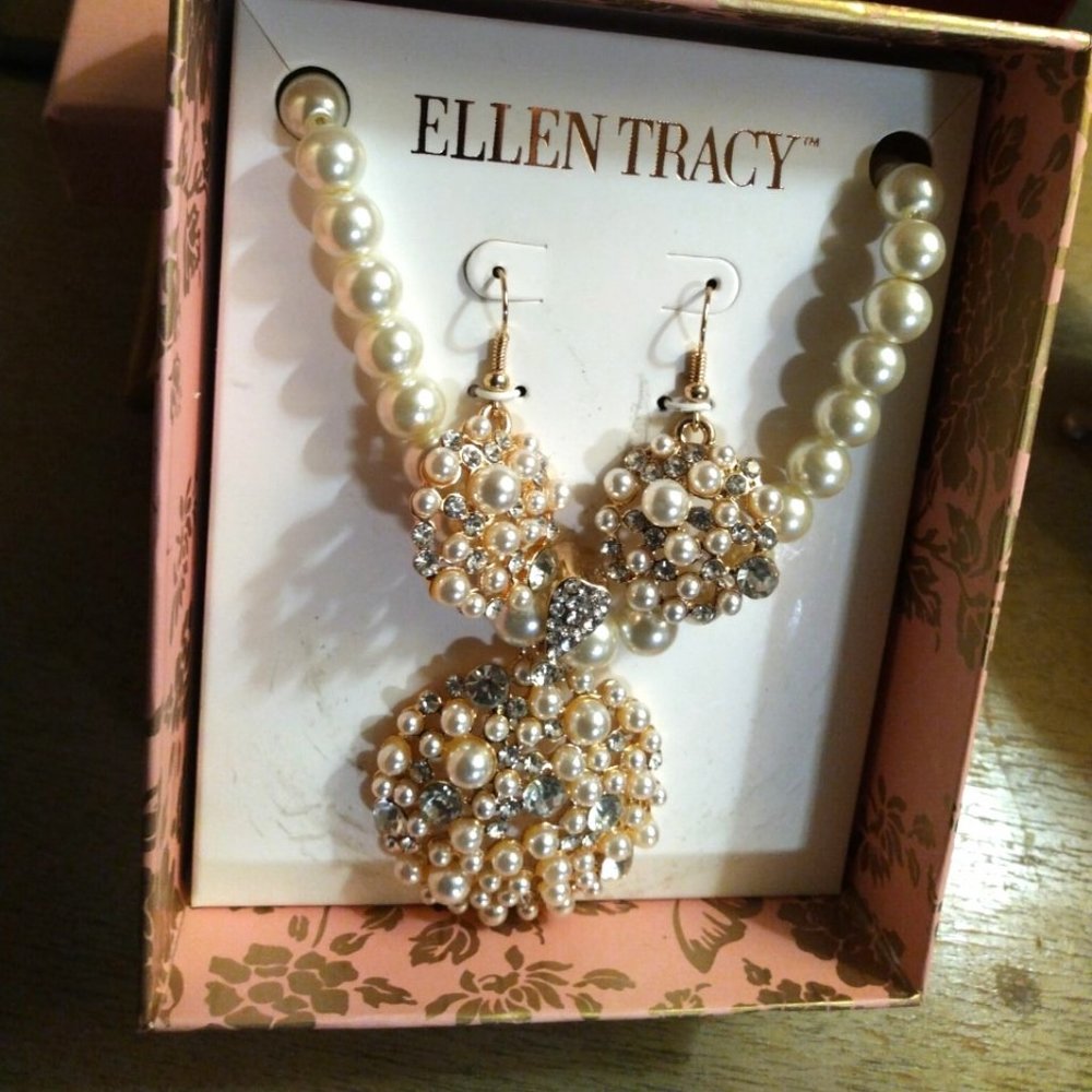Ellen Tracy Pearl Jewelry Set